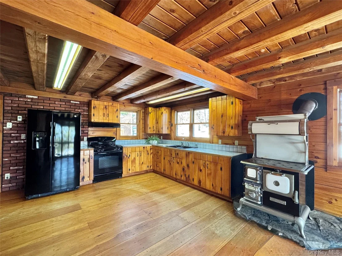 Photo of 380 Easy Street