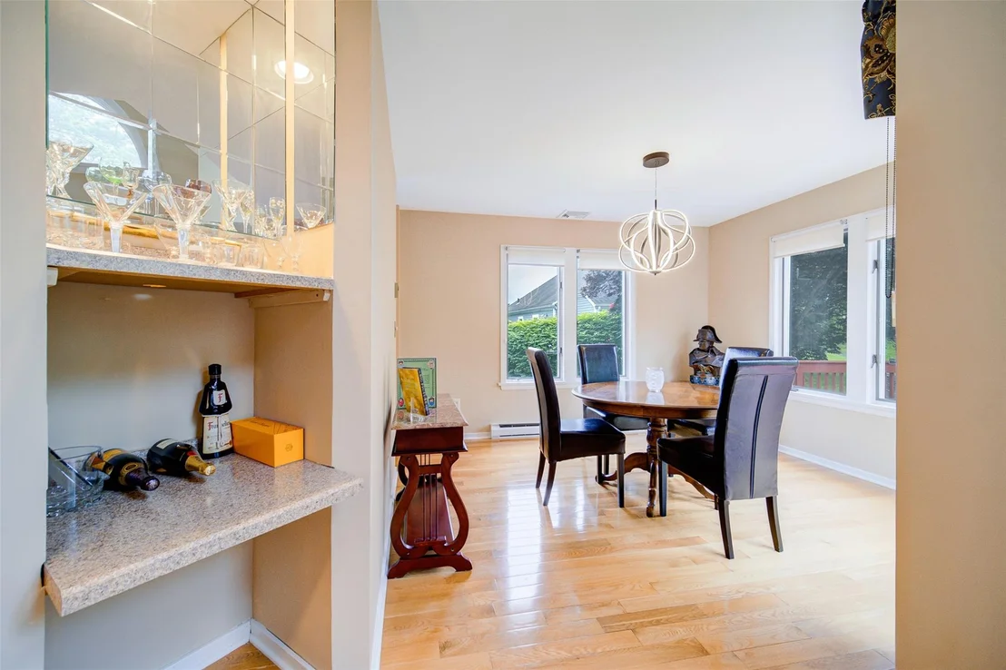 Photo of 125 Fairways Crescent