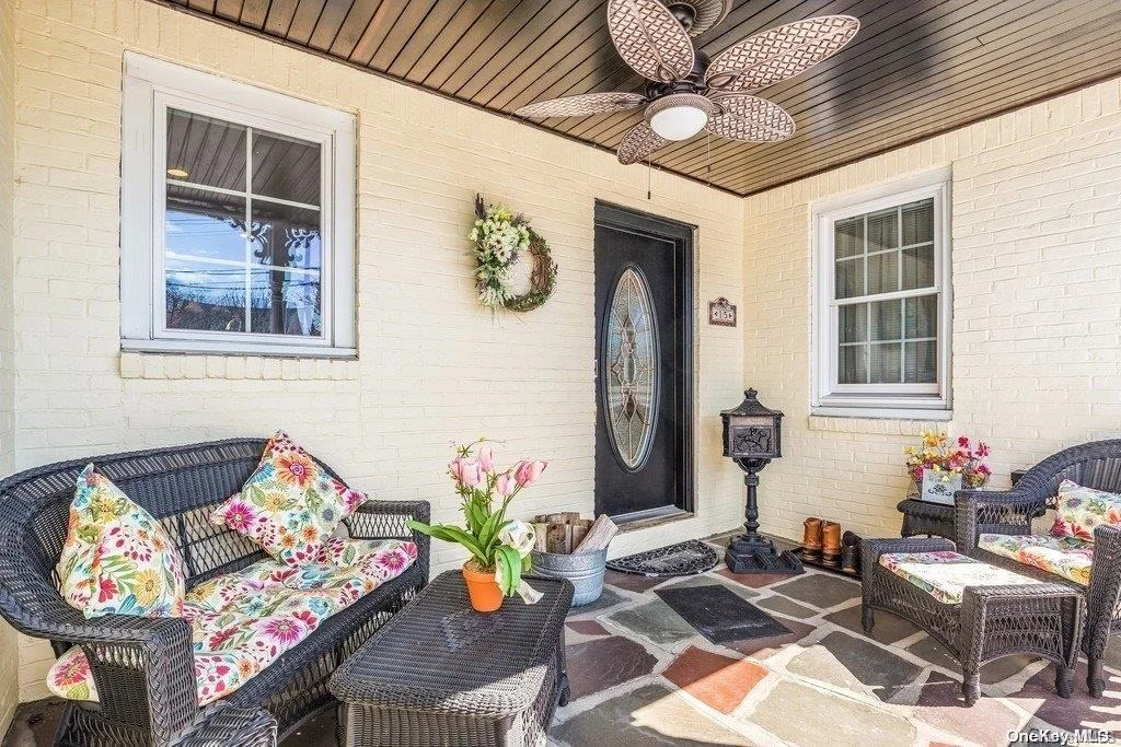 Photo of 15 Rowe Avenue