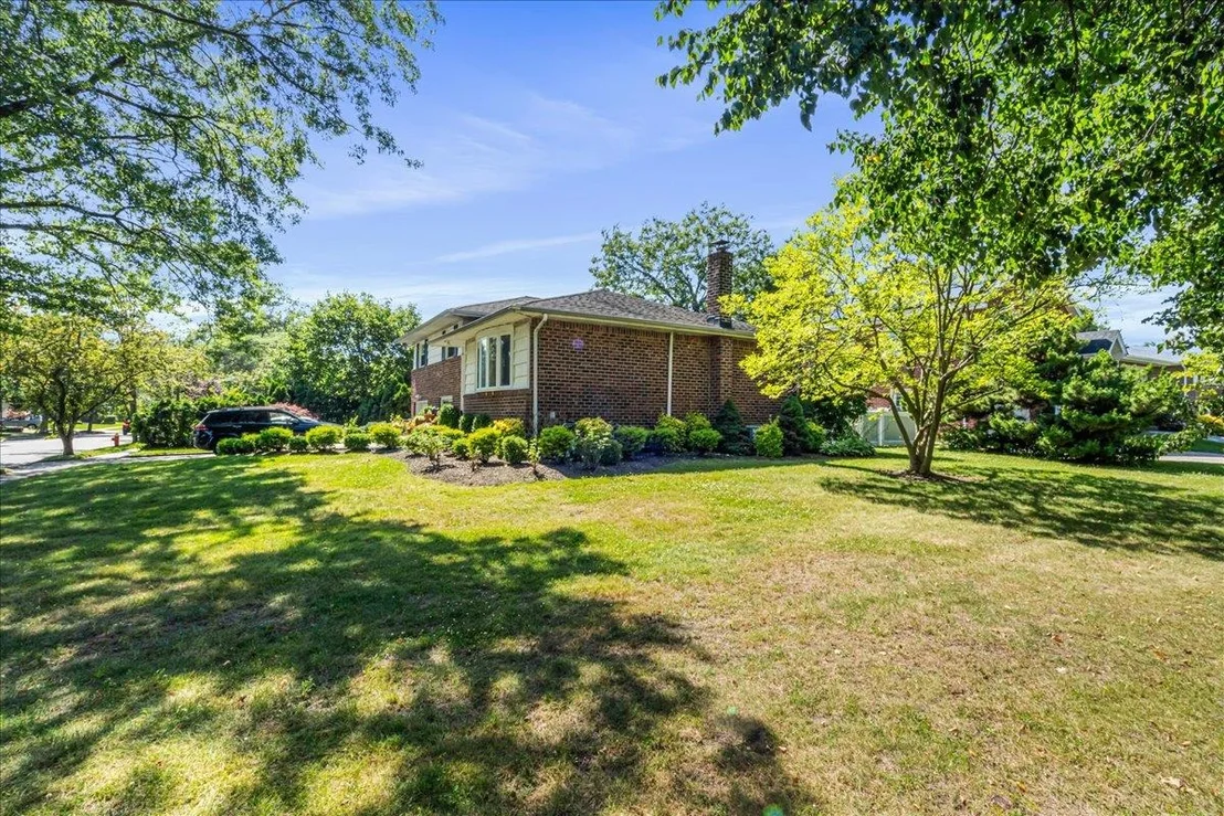Photo of 157 Birch Dr
