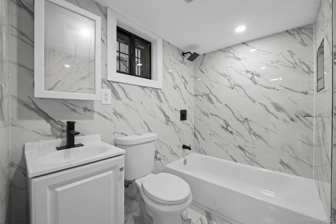 Photo of 338 Thieriot Avenue