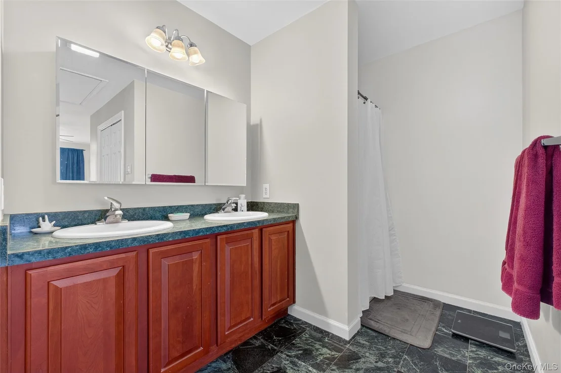 Photo of 387 Cornwall Hill Road