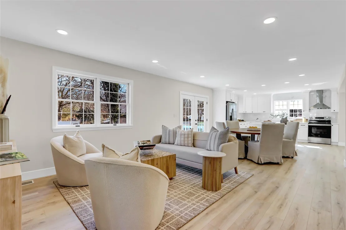 Photo of 12 Pineway Avenue