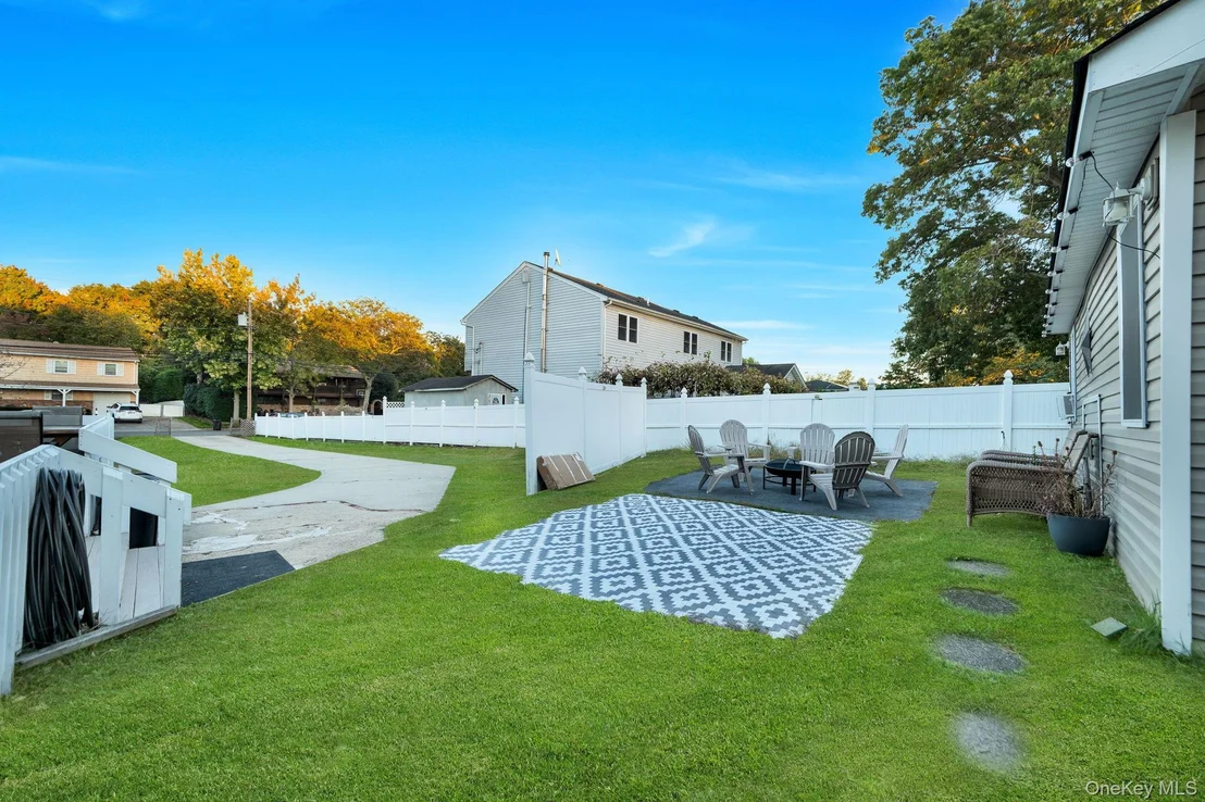 Photo of 629 East Drive