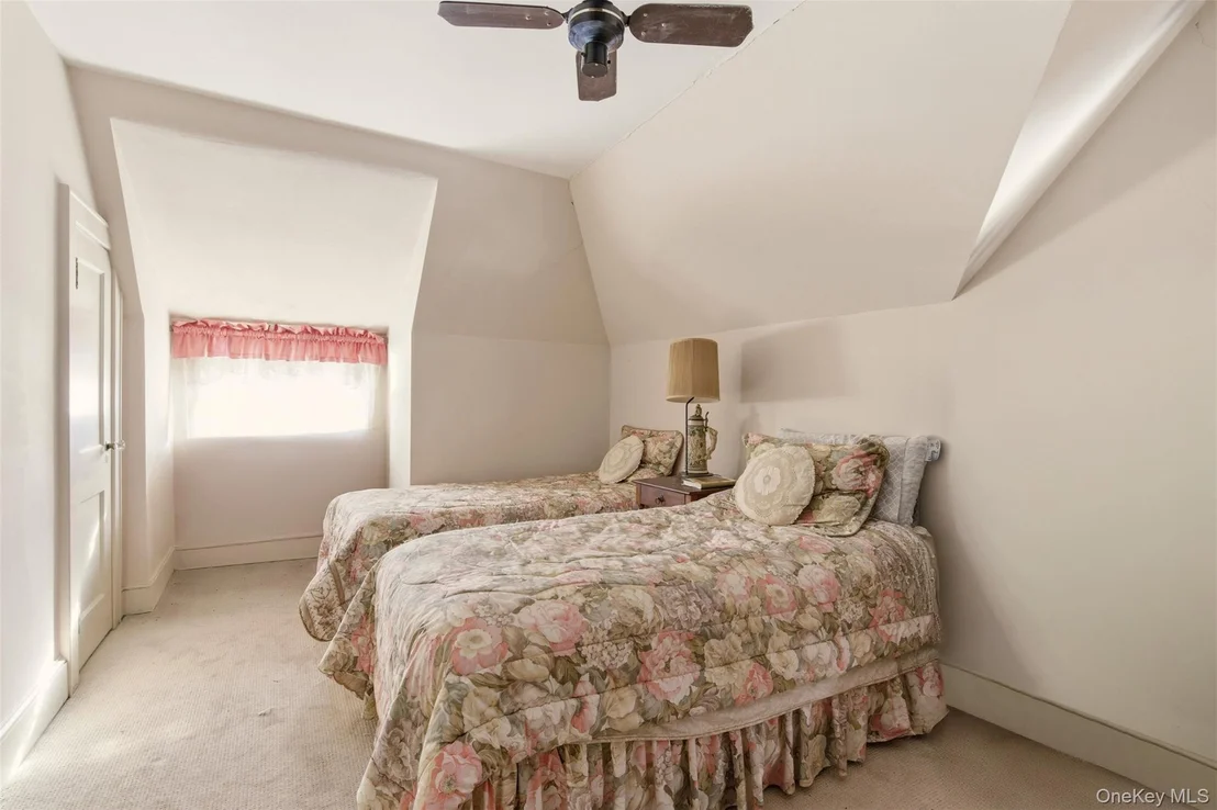 Photo of 54 Summit Drive