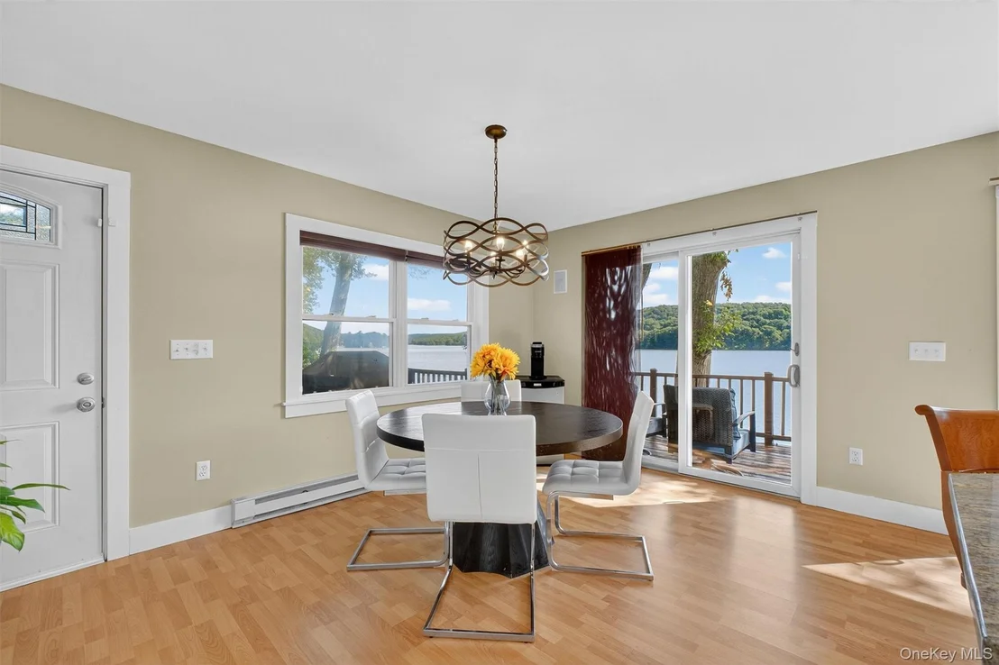 Photo of 60 LAKEVIEW DR