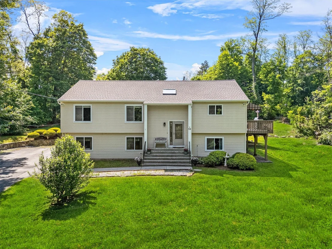 Photo of 10 BlueJay Place