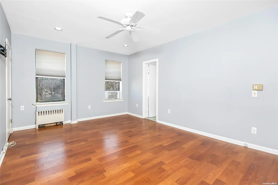 Photo of Unit 4C at 37 Brompton Rd.