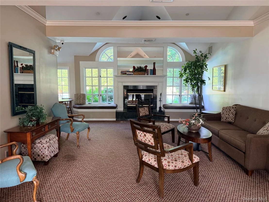Photo of 611 Pondside Drive