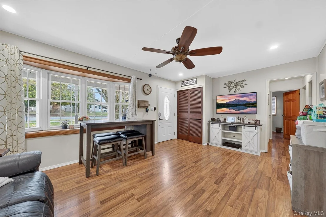Photo of 8 Van Wyck Drive