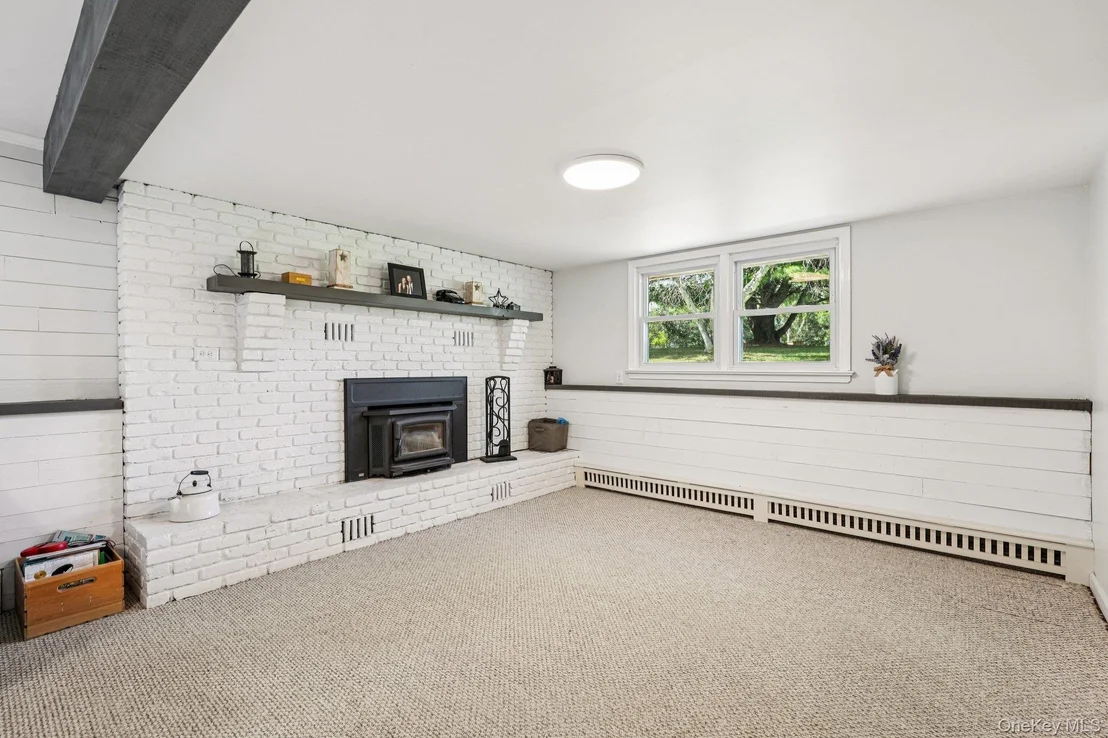 Photo of 35 Schrempp Lane