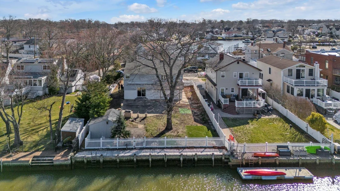 Photo of 16 Beverly Road