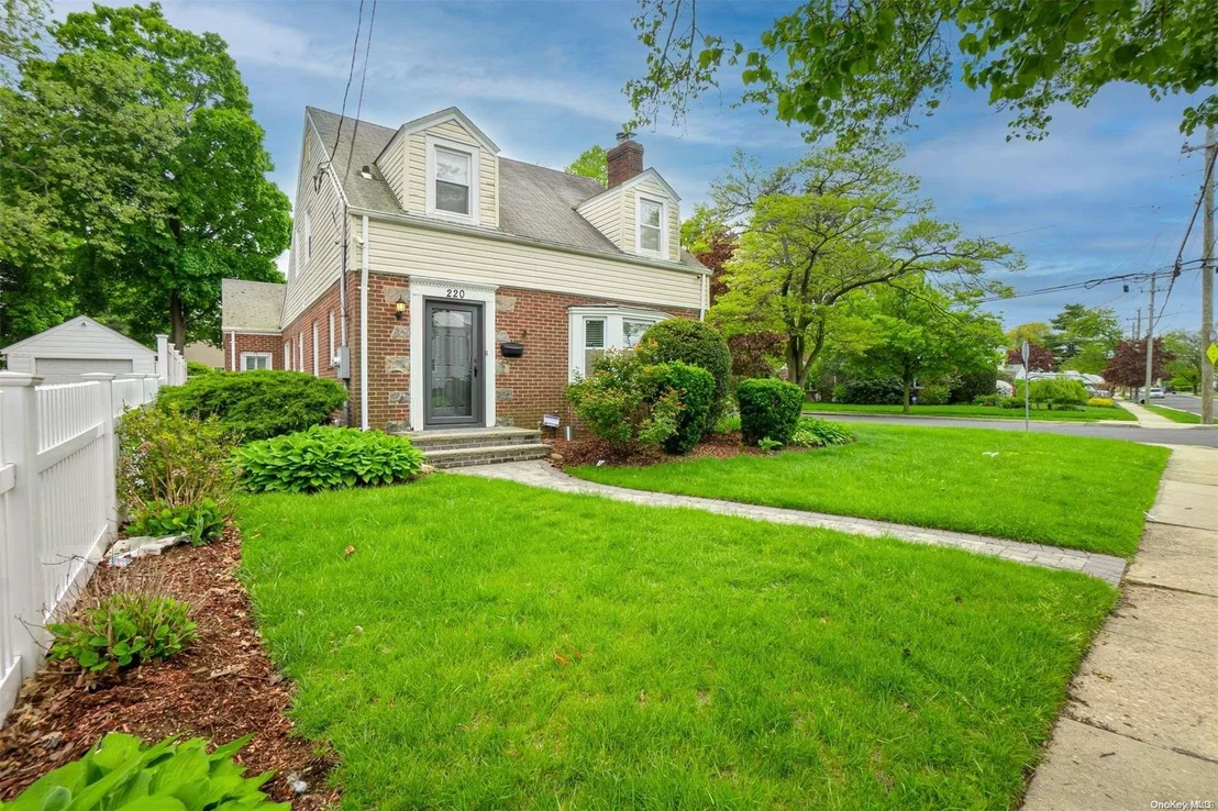 Photo of 220 Cedar Street