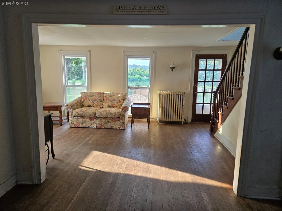 Photo of 3953 Sound Avenue