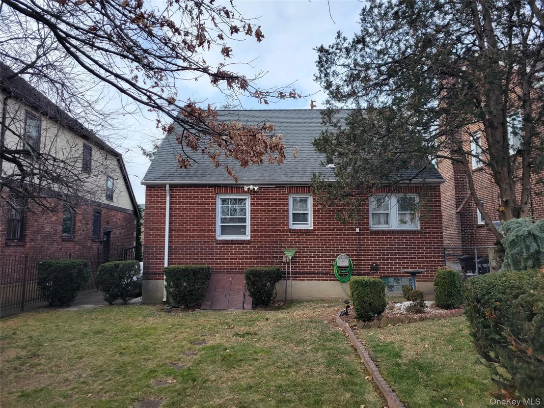 Photo of 30-11 149th Street