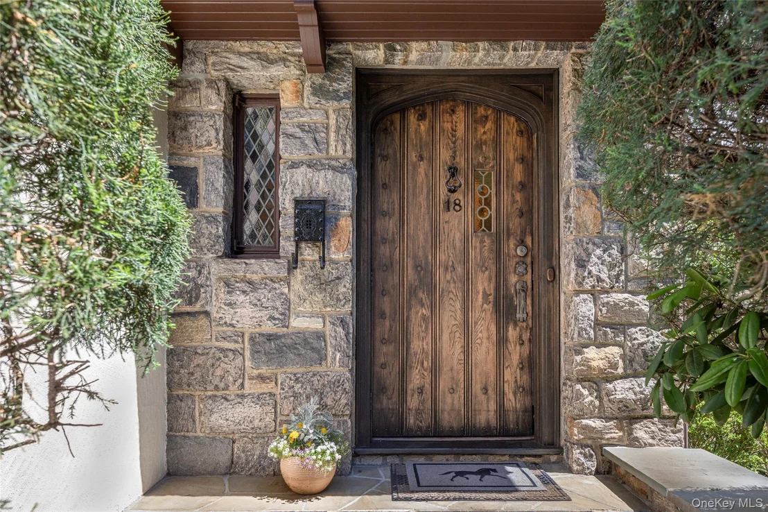 Photo of 18 Hemlock Road