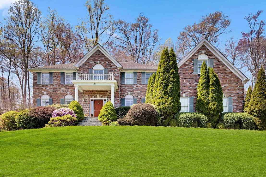 Photo of 10 Fieldstone Drive