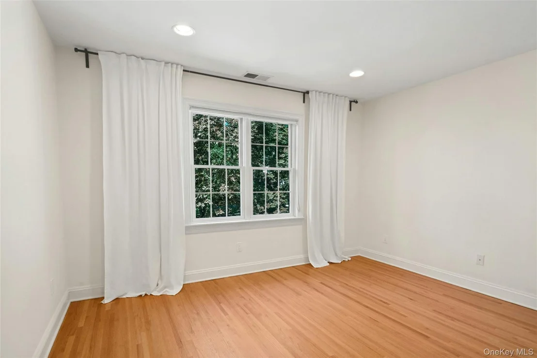 Photo of 25 Riverview Road