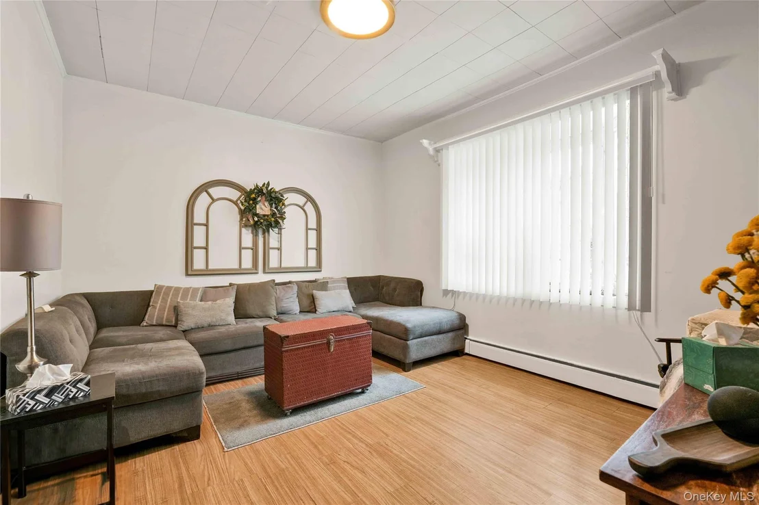 Photo of 152 Miller Avenue