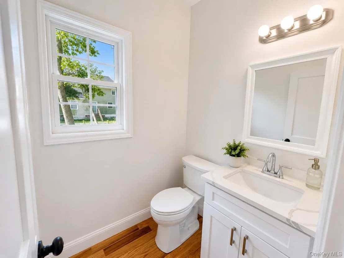 Photo of 7 Edgewater Drive