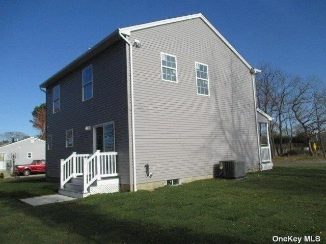 Photo of 730 Bourdois Avenue