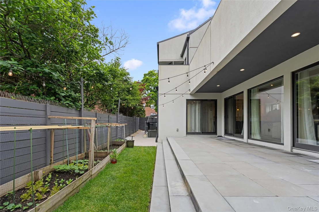 Photo of 166-15 35th Avenue