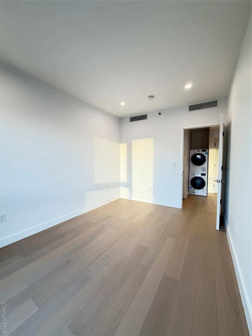 Photo of Unit 3D at 150-02 Northern Boulevard