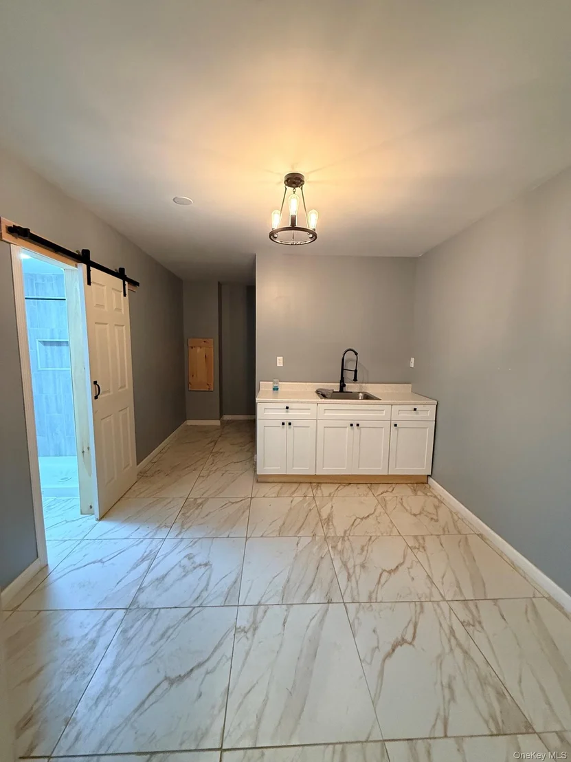 Photo of 7 Pondview Circle