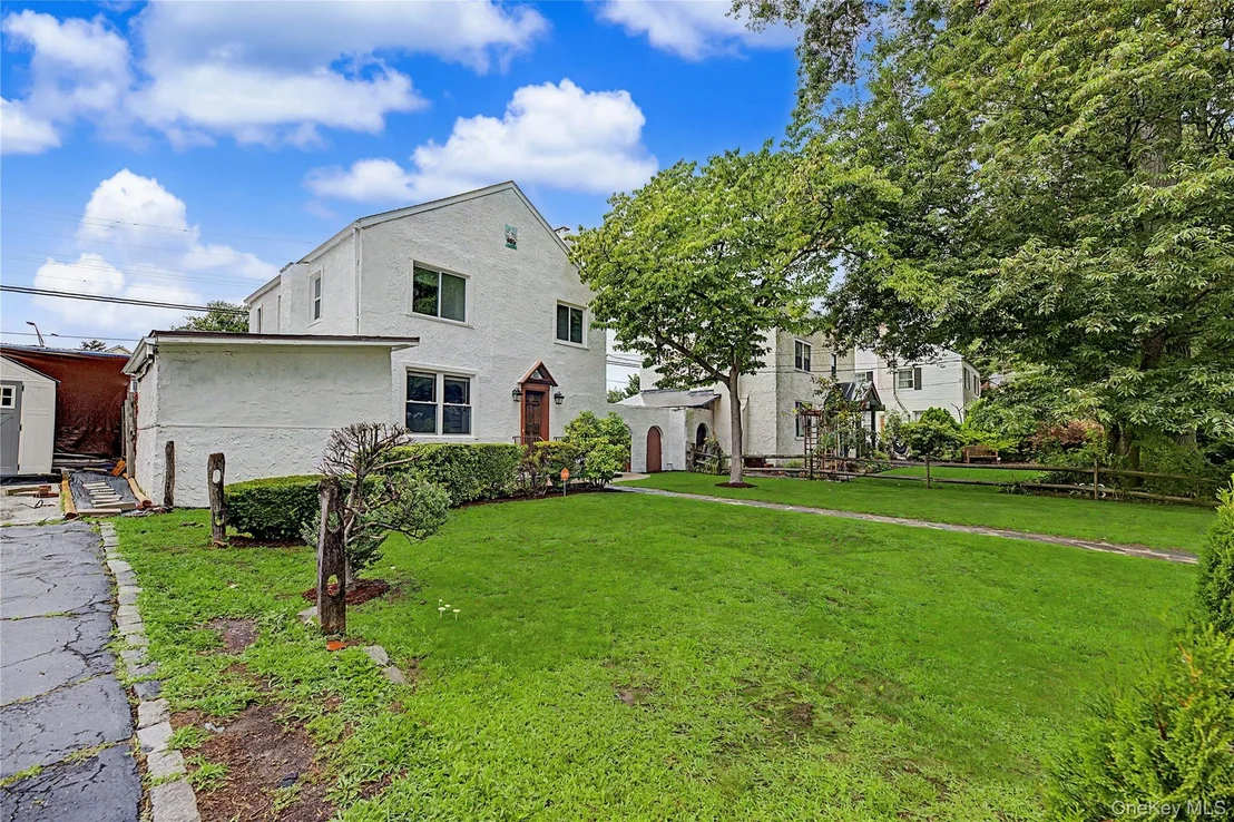 Photo of 25 Longmeadow Road