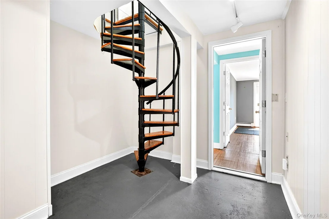 Photo of 25 Hillside Avenue