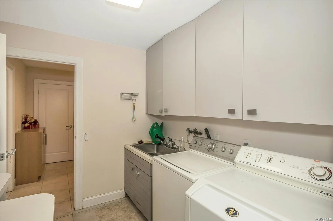 Photo of 35 Center Drive