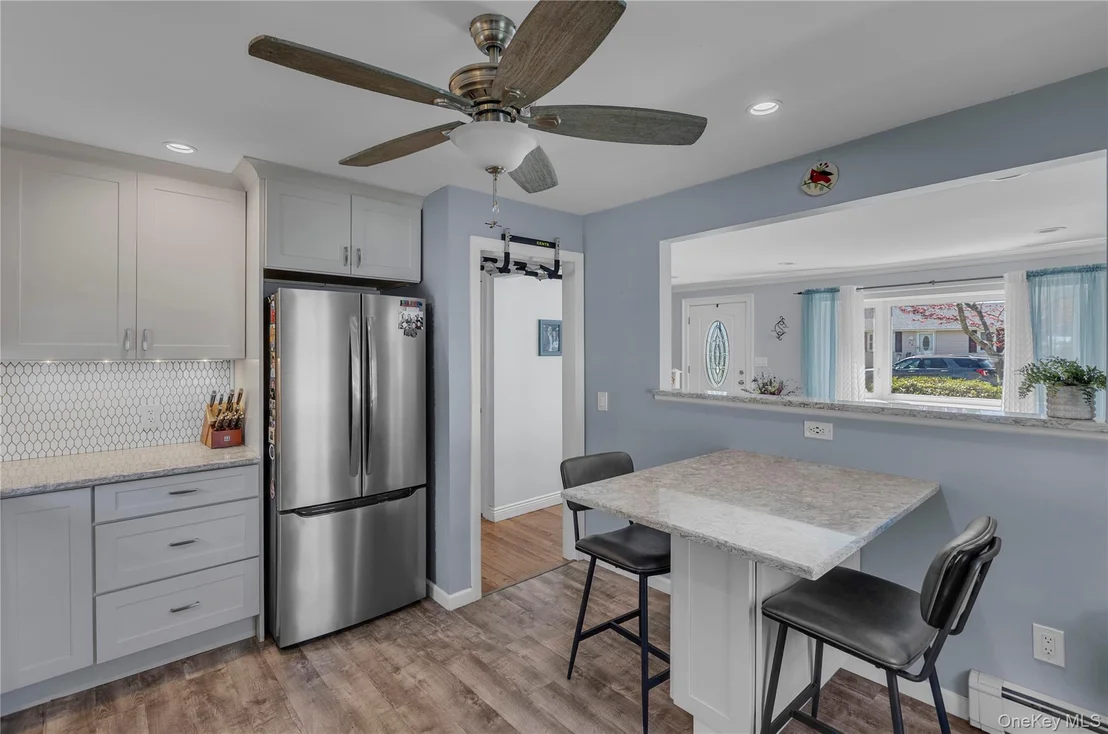 Photo of 113 Roosevelt Avenue
