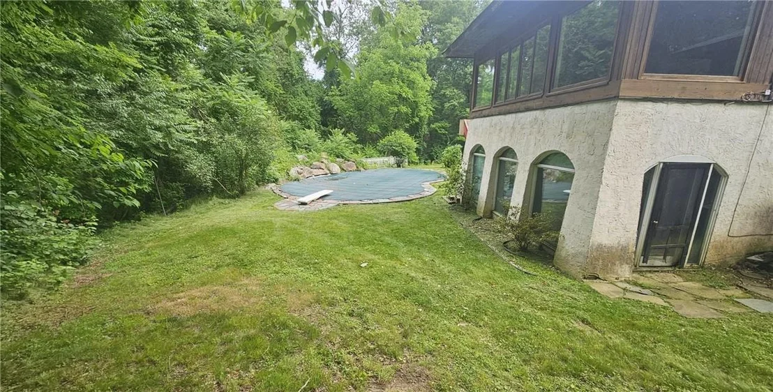 Photo of 1166 Old Albany Post Road