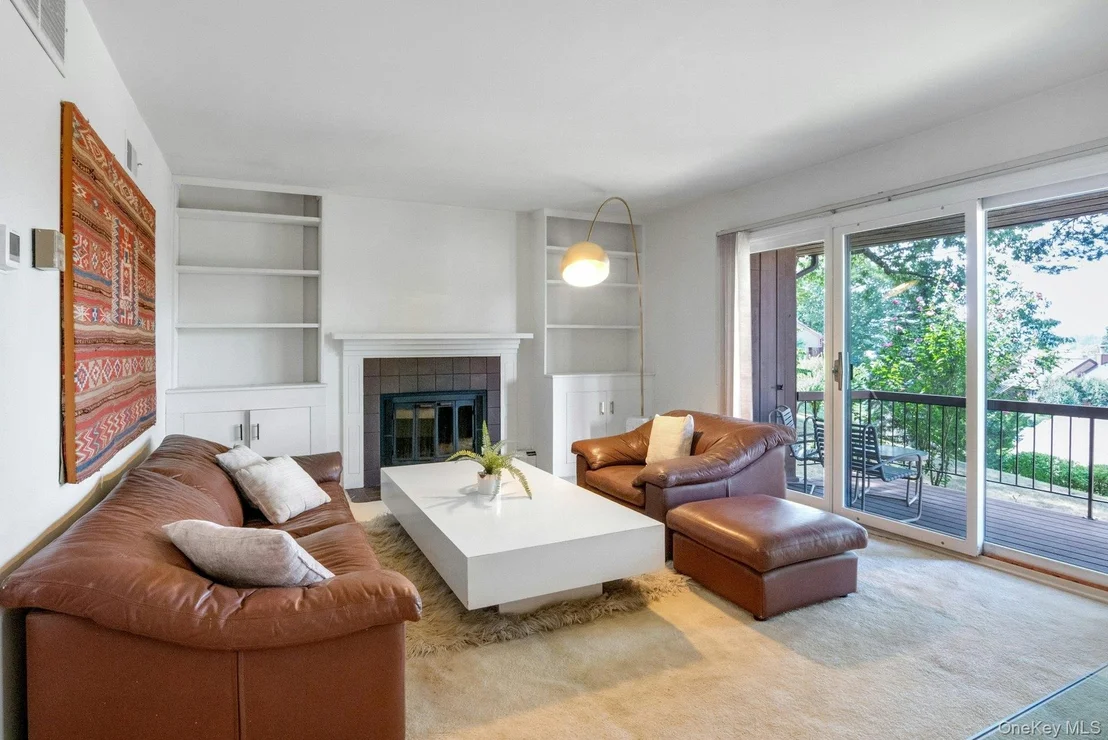 Photo of 605 Eagle Bay Drive