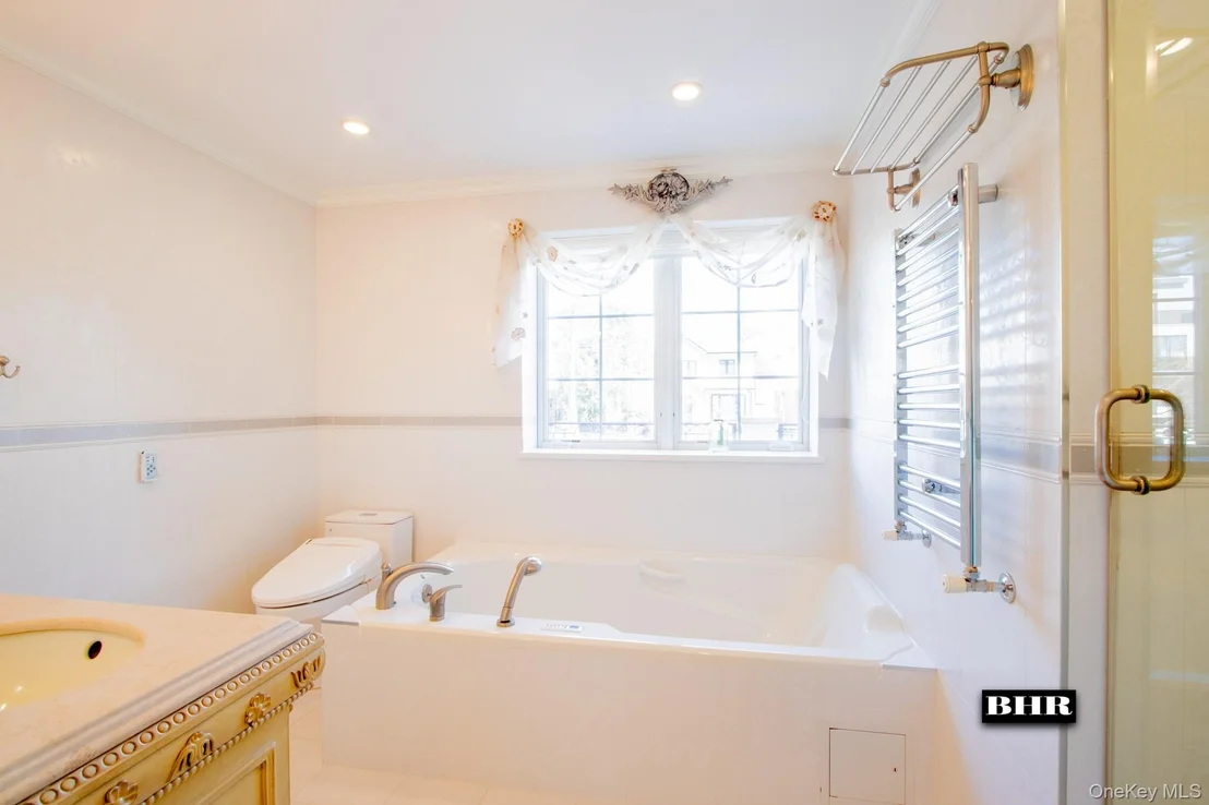 Photo of 4094 Ocean Avenue