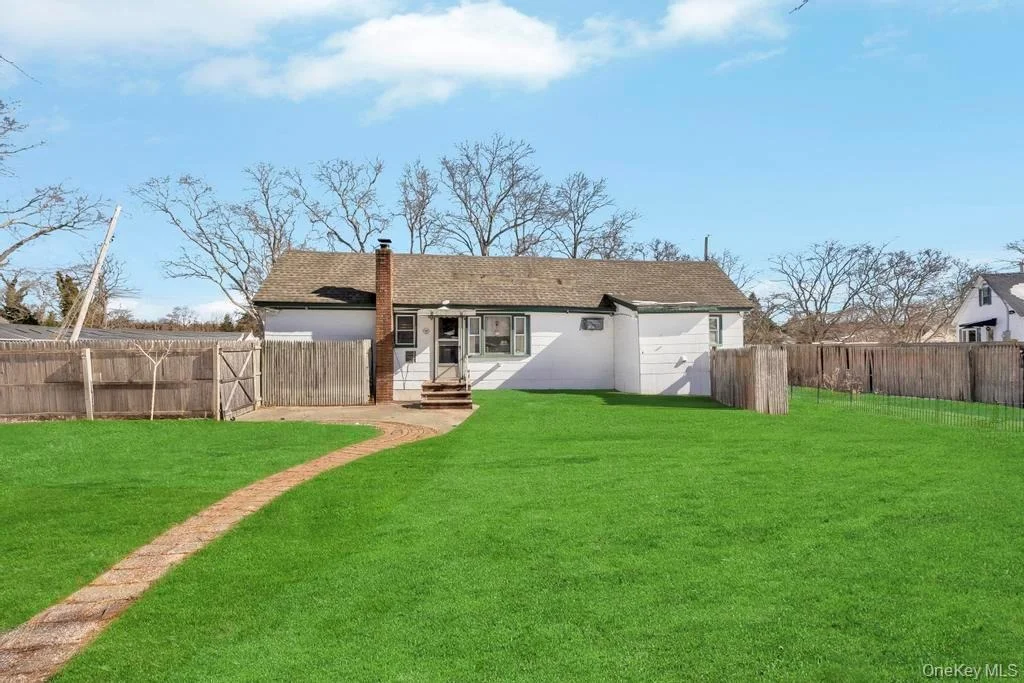 Photo of 114 Monroe Drive