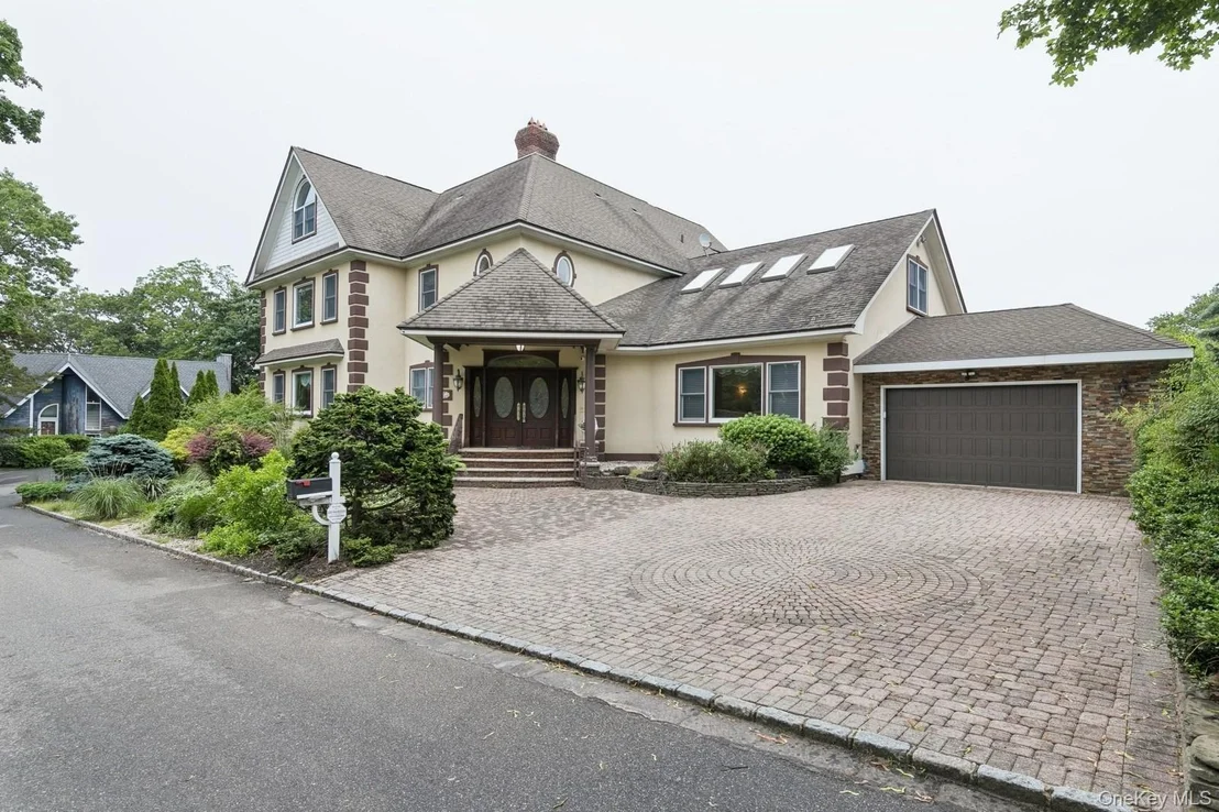 Photo of 80 Soundview Drive