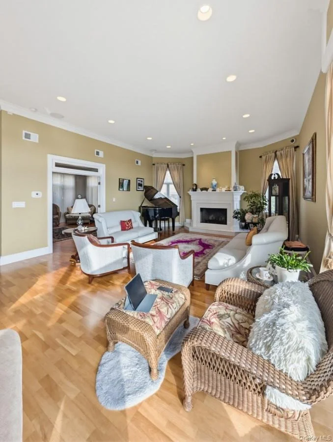 Photo of 174 Douglas