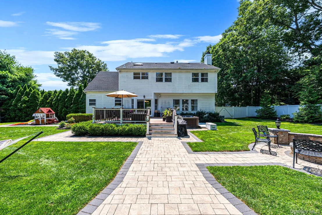 Photo of 62 Ridgefield Drive