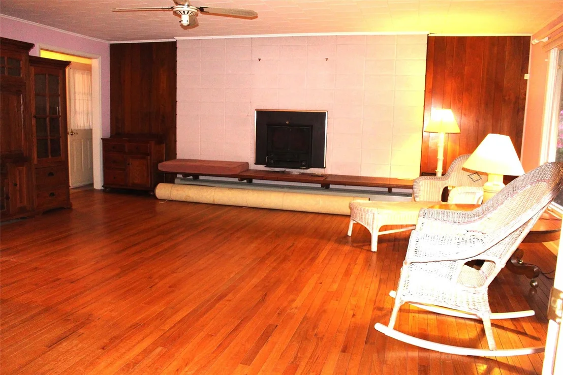 Photo of 113 Pine Neck Avenue
