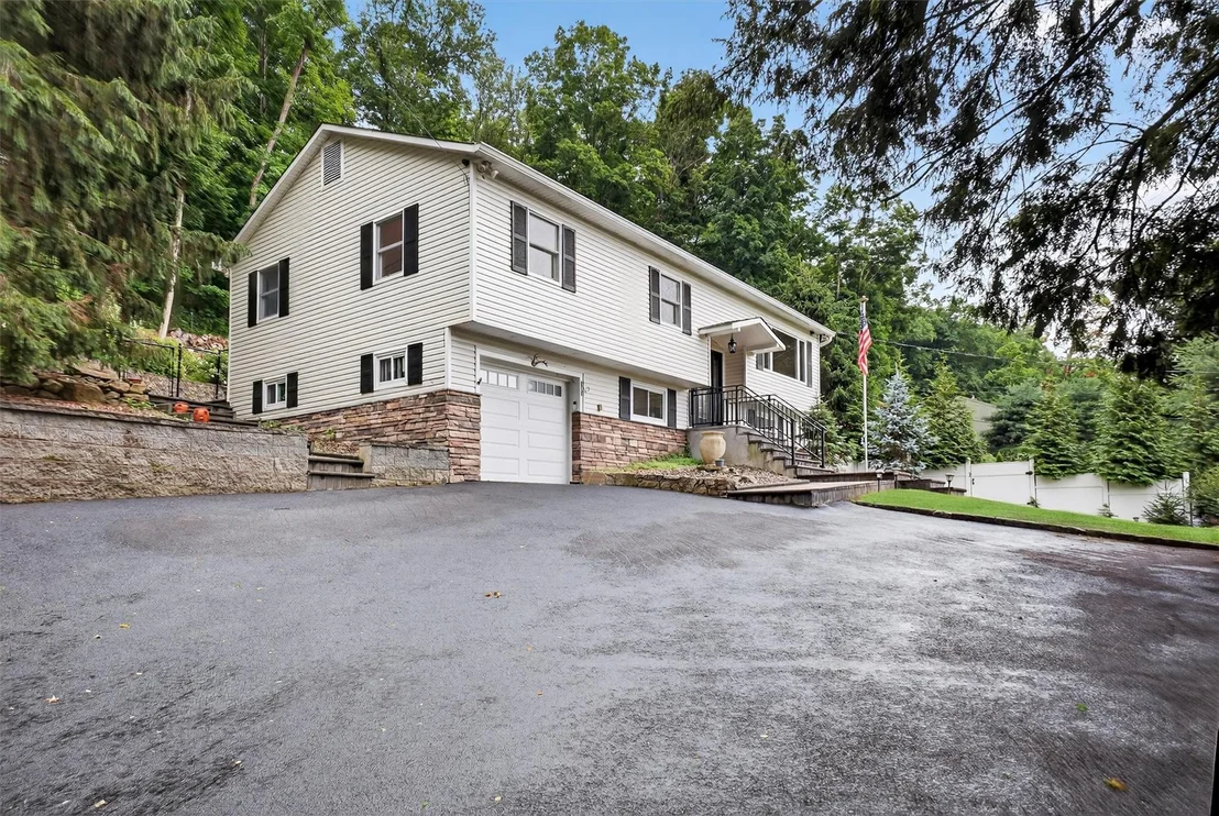 Photo of 12 Valley Lane