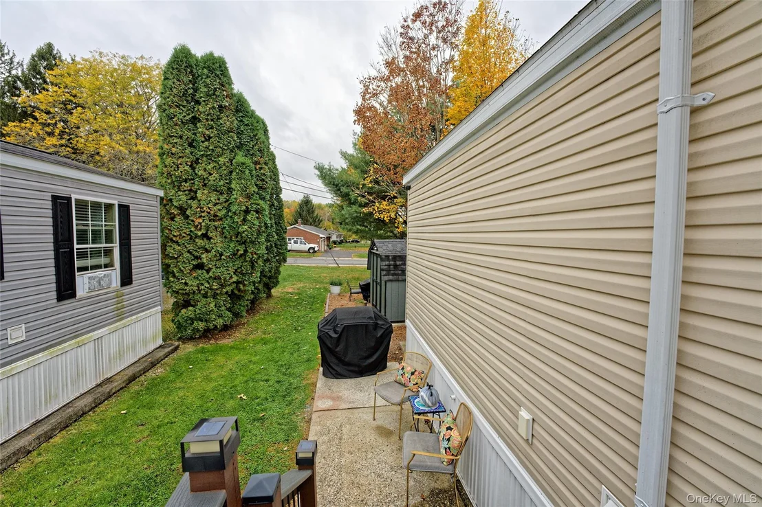 Photo of 28 Matthew Dr, Castleton