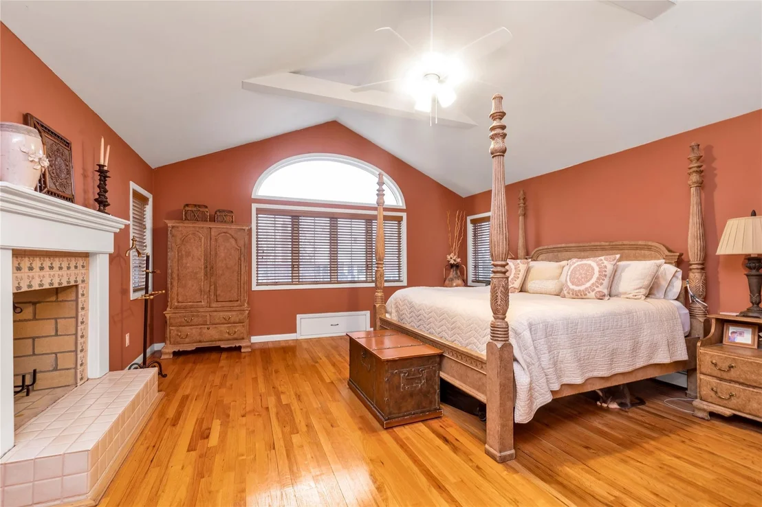 Photo of 355 Divot Road