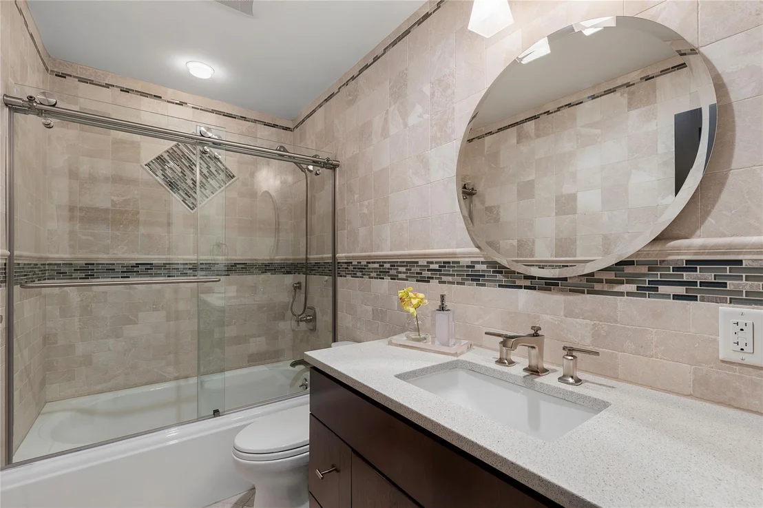 Photo of 1466 Dwight Place