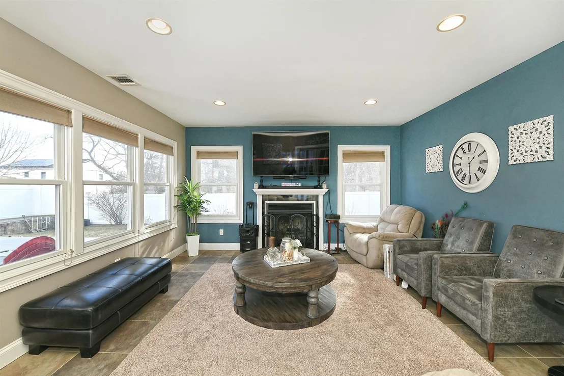 Photo of 7 Redpine Drive