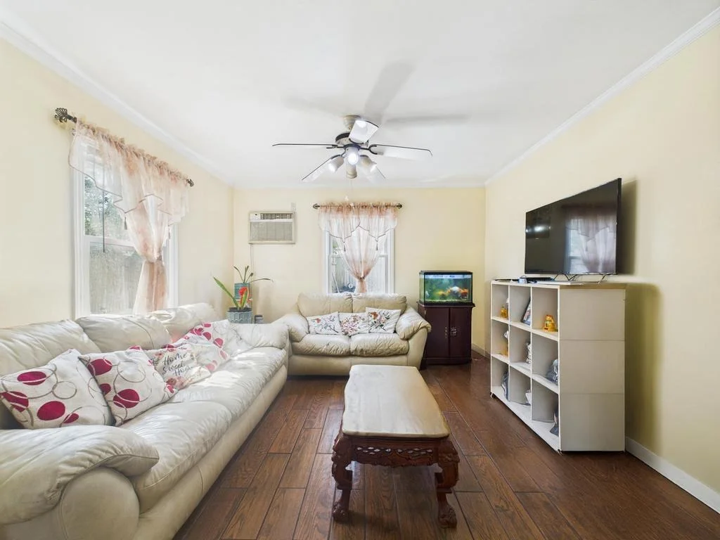 Photo of 335 Loring Road