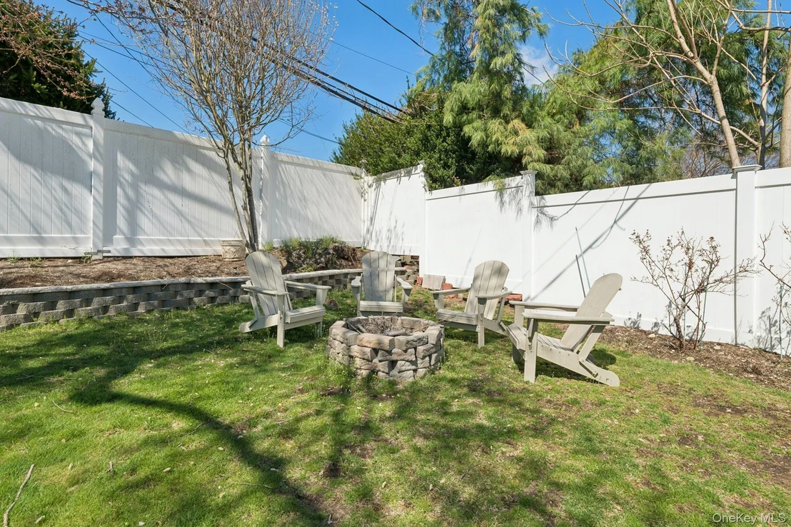 Photo of 15 Wayland Road