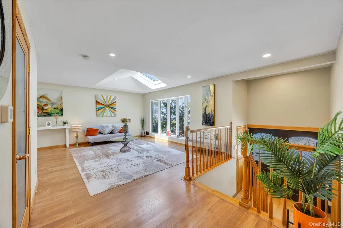 Photo of 2 Valley Greens Drive