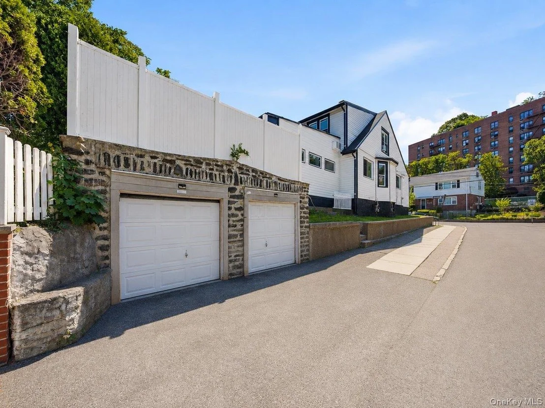 Photo of 172 Crescent Place