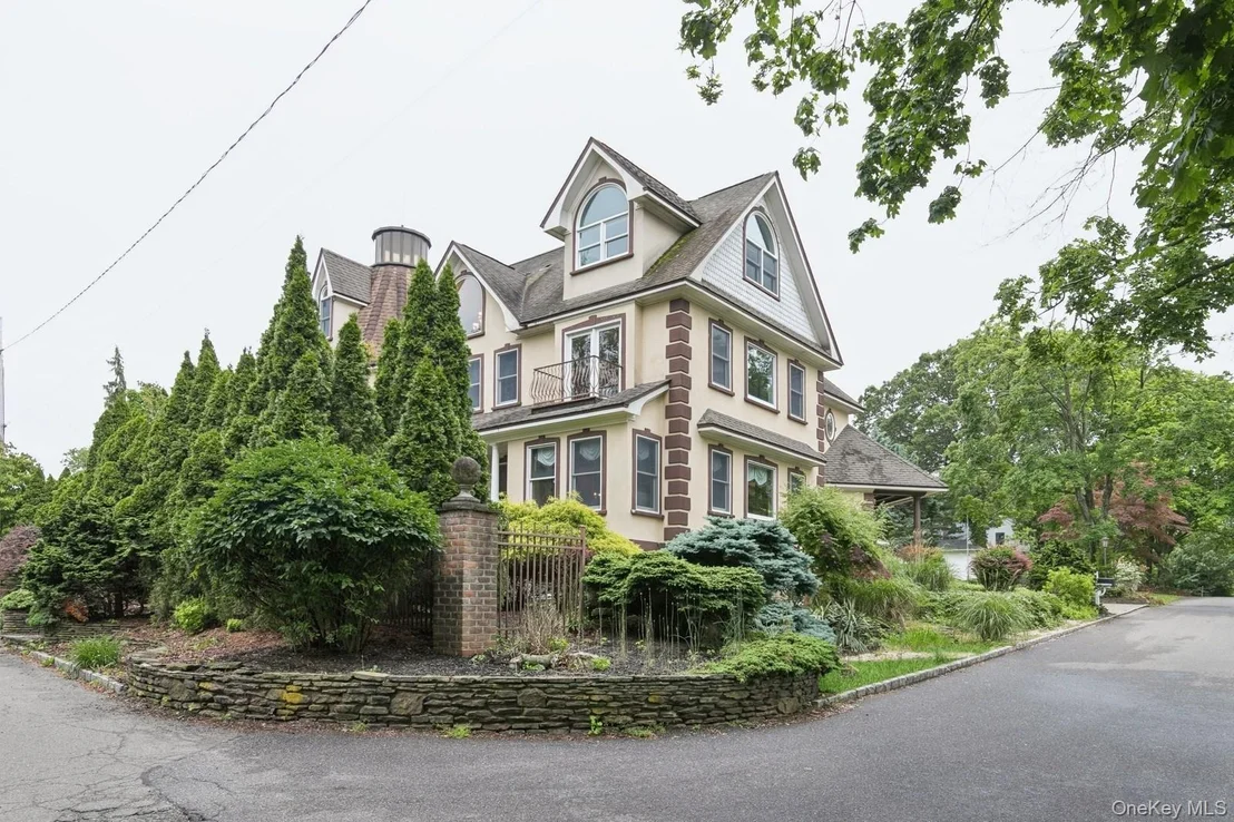 Photo of 80 Soundview Drive
